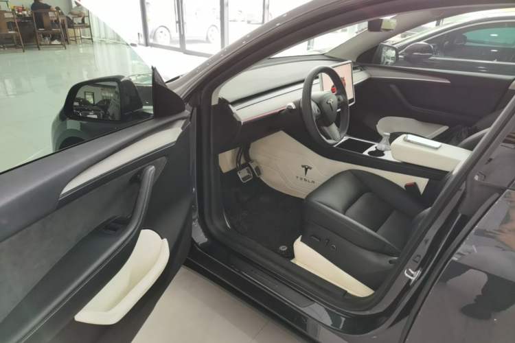 Used Tesla Model Y 2024 Rear-Wheel-Drive Version Driver Seat