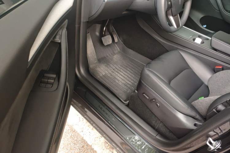 Used Tesla Model Y 2024 Rear-Wheel-Drive Version Driver Seat