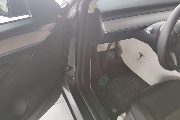 Used Tesla Model Y 2024 Rear-Wheel-Drive Version Driver Seat