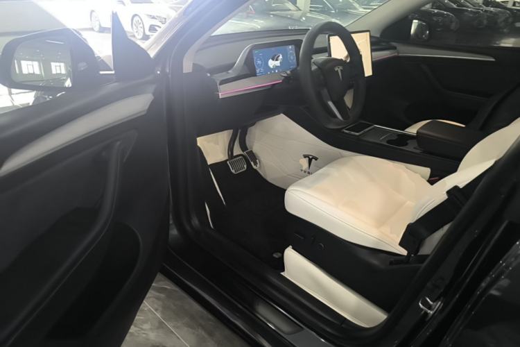 Used Tesla Model Y 2024 Rear-Wheel-Drive Version Driver Seat