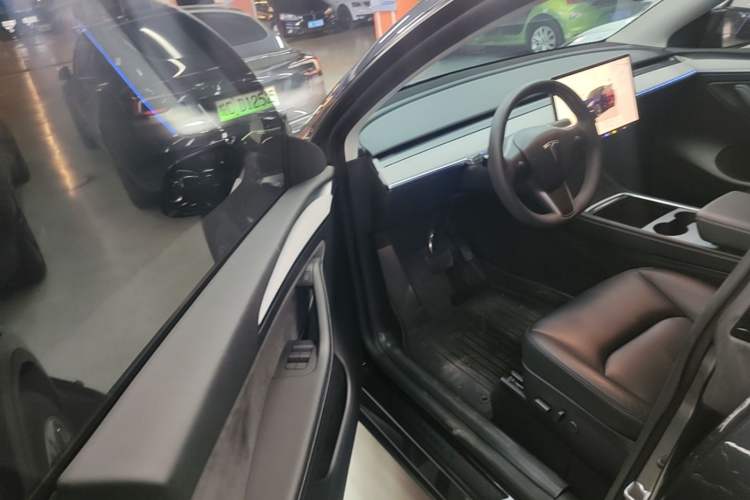 Used Tesla Model Y 2024 Rear-Wheel-Drive Version Driver Seat