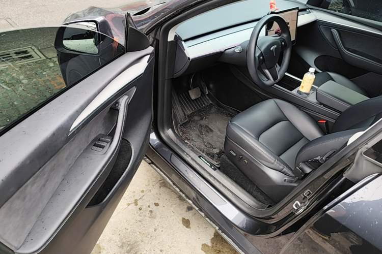 Used Tesla Model Y 2024 Rear-Wheel-Drive Version Driver Seat