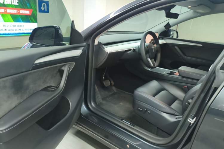 Used Tesla Model Y 2024 Long-Range All-Wheel-Drive Version Driver Seat