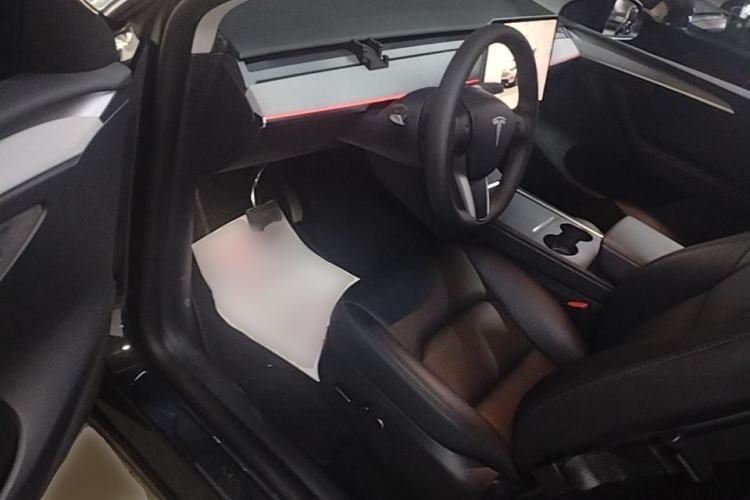 Used Tesla Model Y 2024 Long-Range All-Wheel-Drive Version Driver Seat
