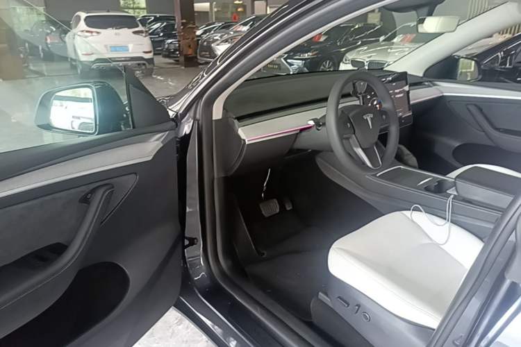 Used Tesla Model Y 2024 Rear-Wheel-Drive Version Driver Seat