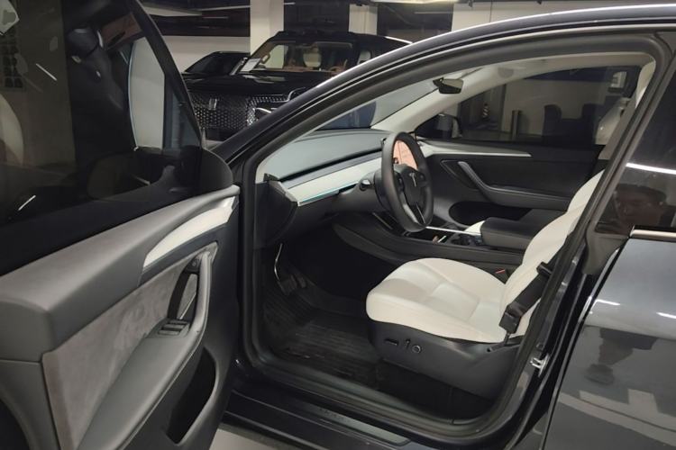 Used Tesla Model Y 2024 Rear-Wheel-Drive Version Driver Seat