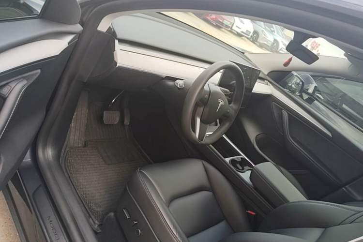 Used Tesla Model Y 2024 Rear-Wheel-Drive Version Driver Seat