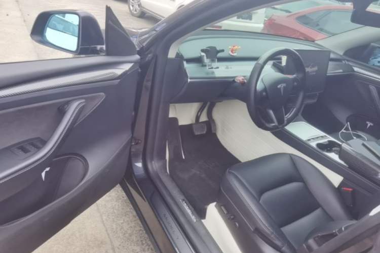 Used Tesla Model Y 2024 Rear-Wheel-Drive Version Driver Seat