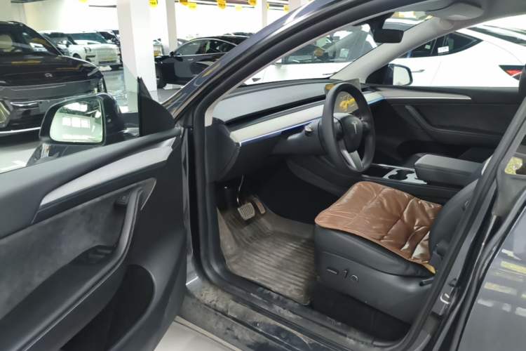 Used Tesla Model Y 2024 Rear-Wheel-Drive Version Driver Seat