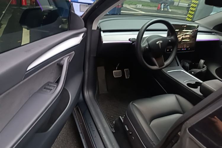 Used Tesla Model Y 2024 Long-Range All-Wheel-Drive Version Driver Seat
