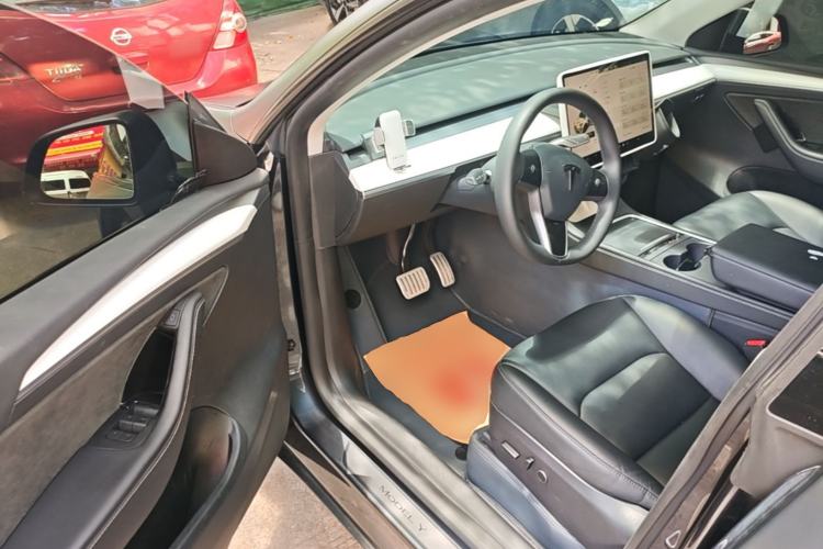 Used Tesla Model Y 2024 Rear-Wheel-Drive Version Driver Seat