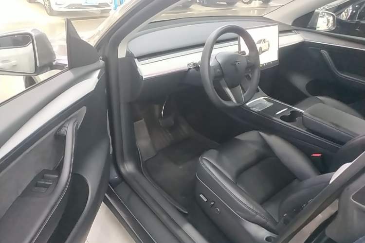 Used Tesla Model Y 2024 Rear-Wheel-Drive Version Driver Seat