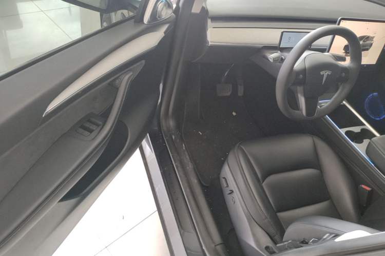 Used Tesla Model Y 2024 Rear-Wheel-Drive Version Driver Seat