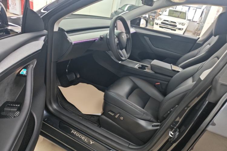 Used Tesla Model Y 2024 Rear-Wheel-Drive Version Driver Seat