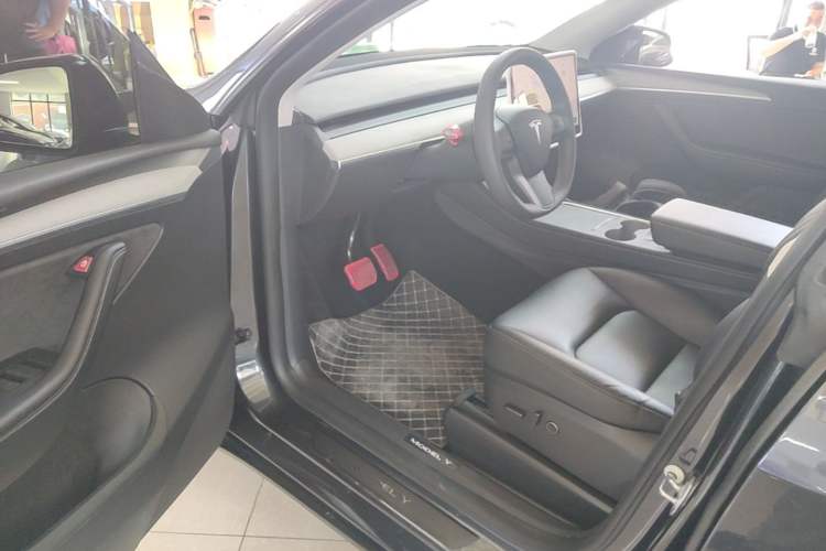 Used Tesla Model Y 2024 Rear-Wheel-Drive Version Driver Seat