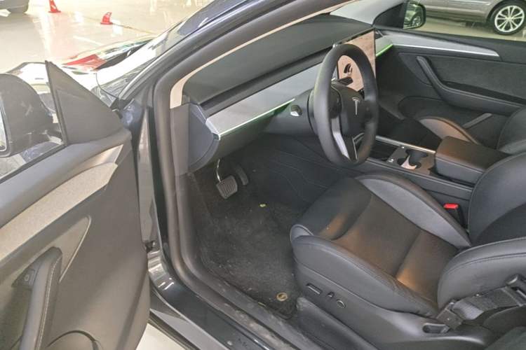 Used Tesla Model Y 2024 Rear-Wheel-Drive Version Driver Seat