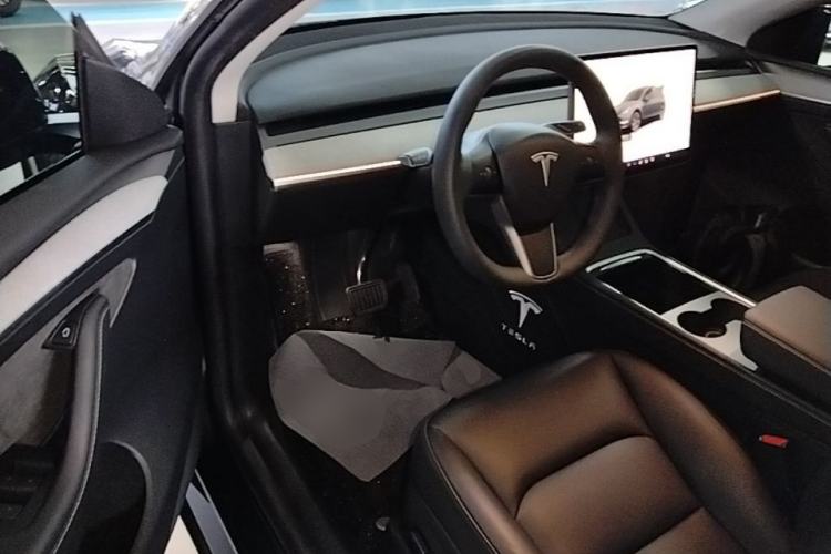 Used Tesla Model Y 2024 Rear-Wheel-Drive Version Driver Seat