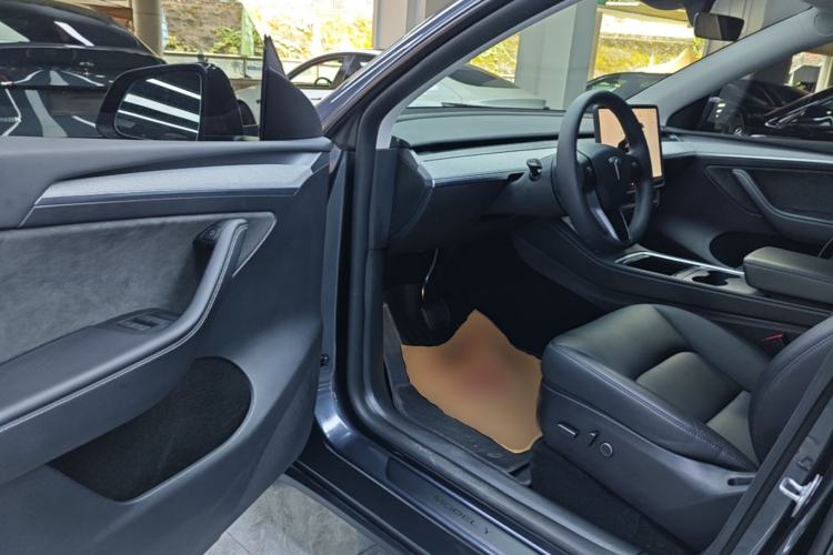 Used Tesla Model Y 2024 Rear-Wheel-Drive Version Driver Seat