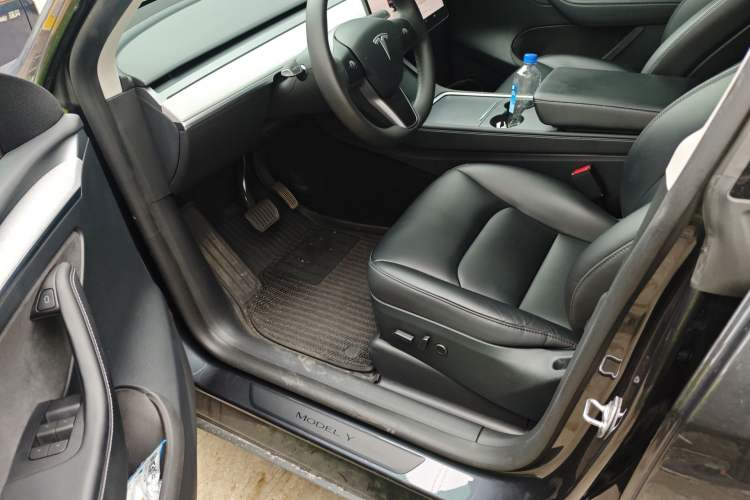 Used Tesla Model Y 2024 Rear-Wheel-Drive Version Driver Seat