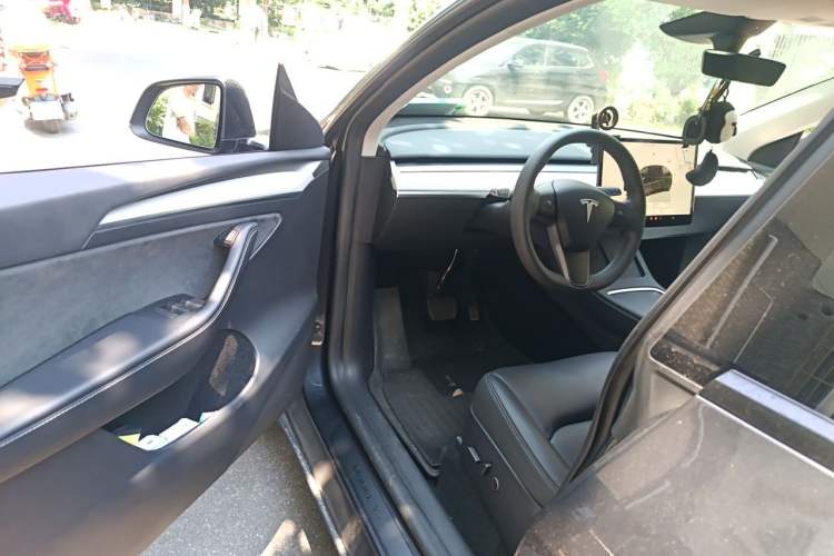 Used Tesla Model Y 2024 Rear-Wheel-Drive Version Driver Seat