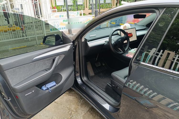 Used Tesla Model Y 2024 Rear-Wheel-Drive Version Driver Seat
