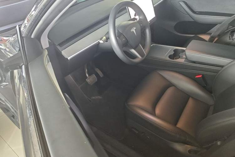 Used Tesla Model Y 2024 Long-Range All-Wheel-Drive Version Driver Seat