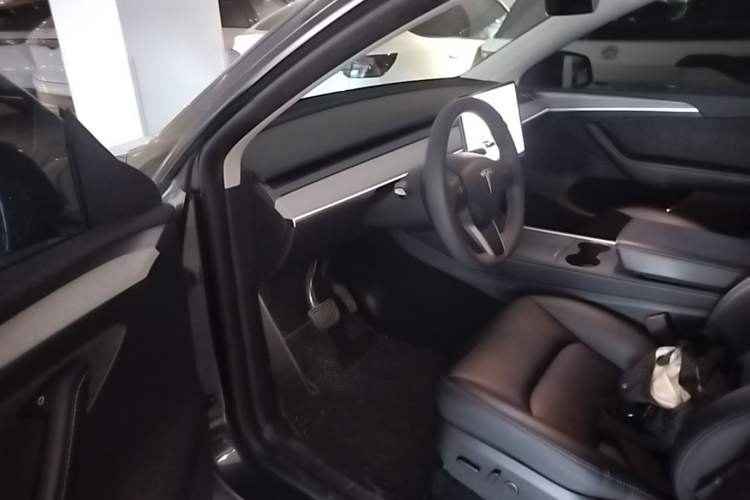 Used Tesla Model Y 2024 Rear-Wheel-Drive Version Driver Seat
