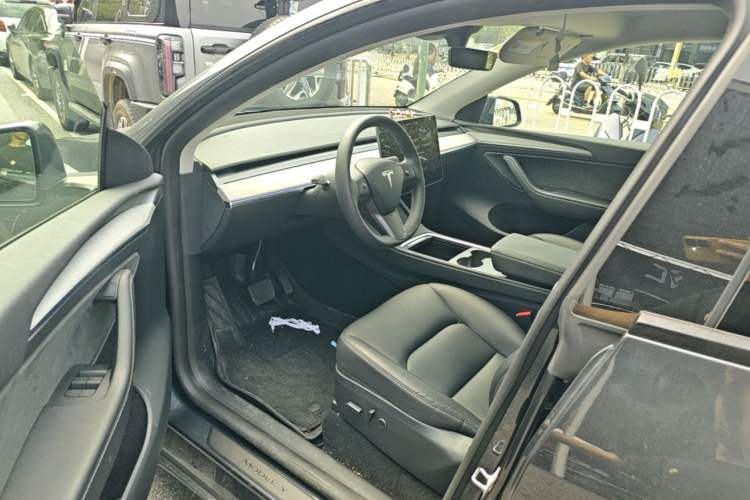 Used Tesla Model Y 2024 Rear-Wheel-Drive Version Driver Seat