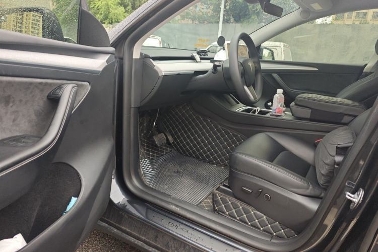 Used Tesla Model Y 2024 Long-Range All-Wheel-Drive Version Driver Seat