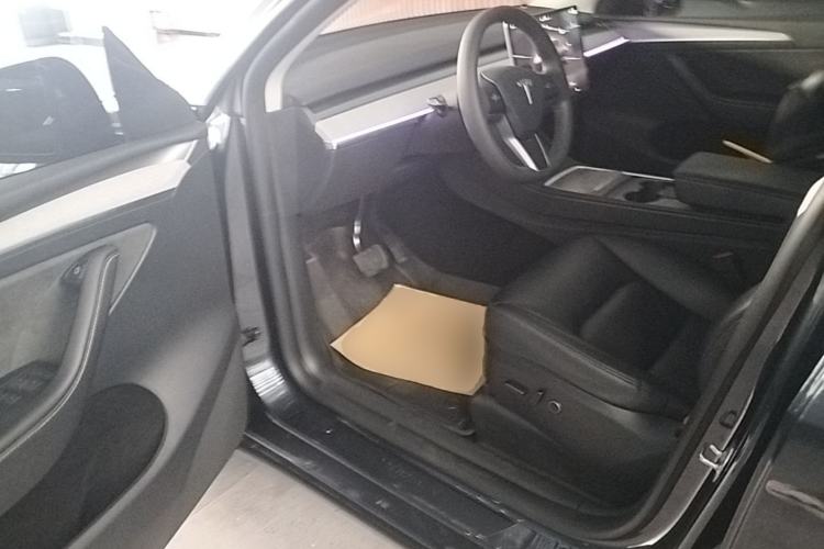 Used Tesla Model Y 2024 Long-Range All-Wheel-Drive Version Driver Seat