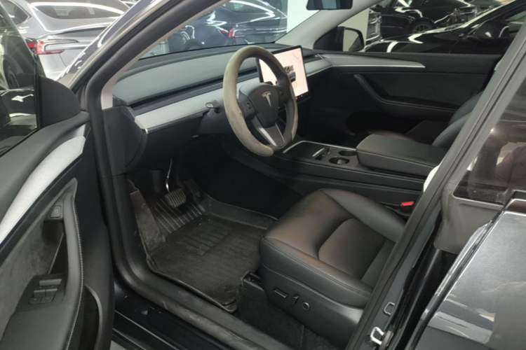Used Tesla Model Y 2024 Rear-Wheel-Drive Version Driver Seat