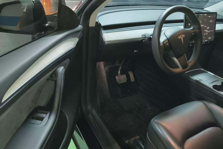 Used Tesla Model Y 2024 Rear-Wheel-Drive Version Driver Seat