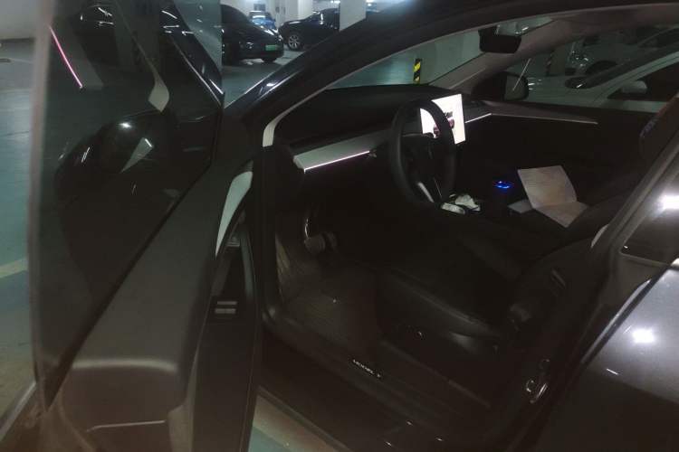 Used Tesla Model Y 2024 Rear-Wheel-Drive Version Driver Seat