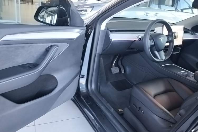 Used Tesla Model Y 2024 Rear-Wheel-Drive Version Driver Seat