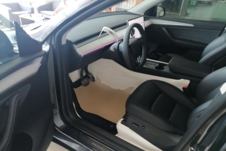 Used Tesla Model Y 2024 Long-Range All-Wheel-Drive Version Driver Seat