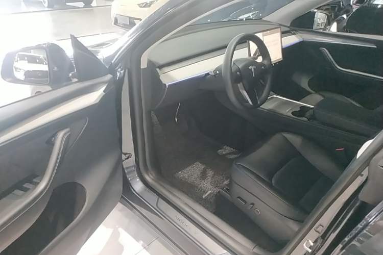 Used Tesla Model Y 2024 Rear-Wheel-Drive Version Driver Seat