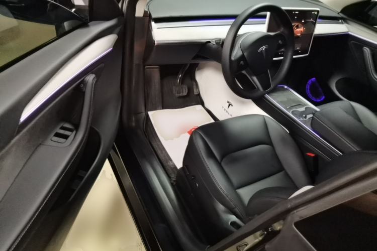 Used Tesla Model Y 2024 Long-Range All-Wheel-Drive Version Driver Seat