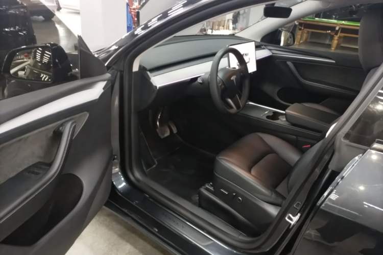 Used Tesla Model Y 2024 Rear-Wheel-Drive Version Driver Seat