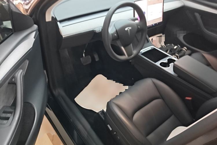 Used Tesla Model Y 2024 Long-Range All-Wheel-Drive Version Driver Seat