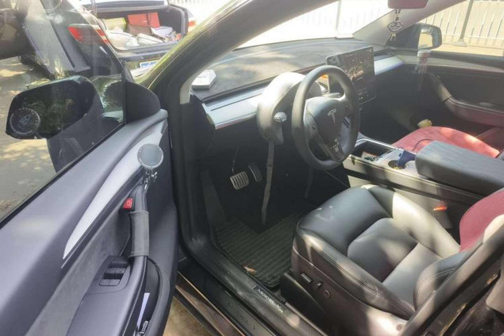 Used Tesla Model Y 2024 Long-Range All-Wheel-Drive Version Driver Seat