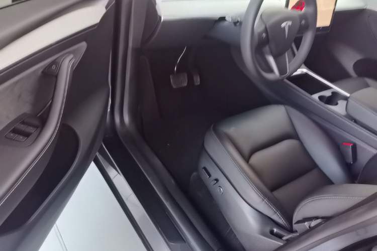 Used Tesla Model Y 2024 Rear-Wheel-Drive Version Driver Seat