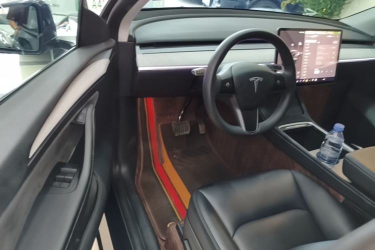 Used Tesla Model Y 2024 Rear-Wheel-Drive Version Driver Seat