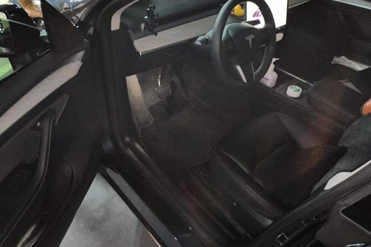 Used Tesla Model Y 2024 Rear-Wheel-Drive Version Driver Seat