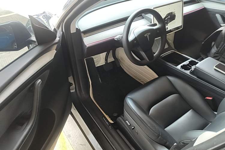 Used Tesla Model Y 2024 Rear-Wheel-Drive Version Driver Seat