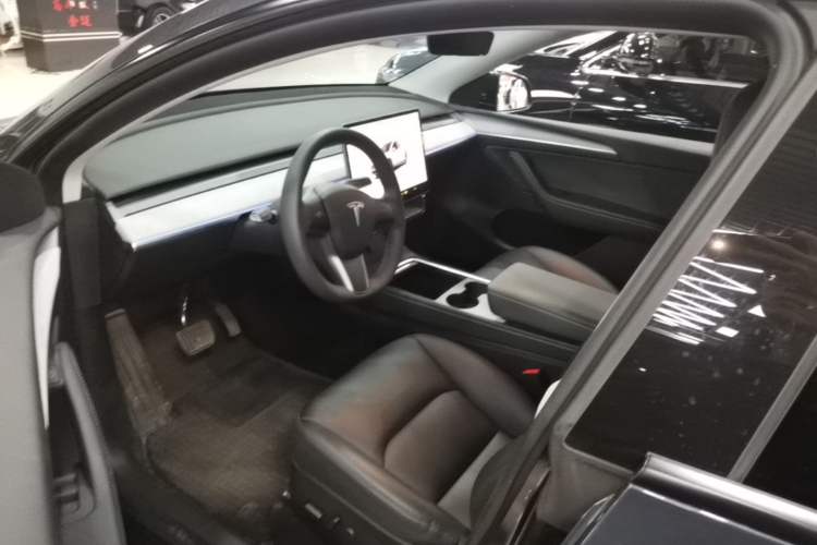 Used Tesla Model Y 2024 Rear-Wheel-Drive Version Driver Seat