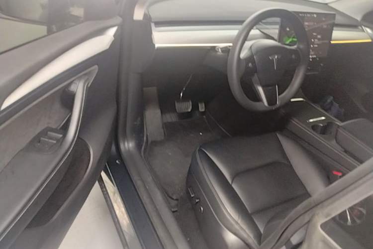 Used Tesla Model Y 2024 Rear-Wheel-Drive Version Driver Seat