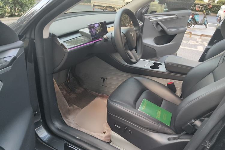 Used Tesla Model Y 2024 Long-Range All-Wheel-Drive Version Driver Seat