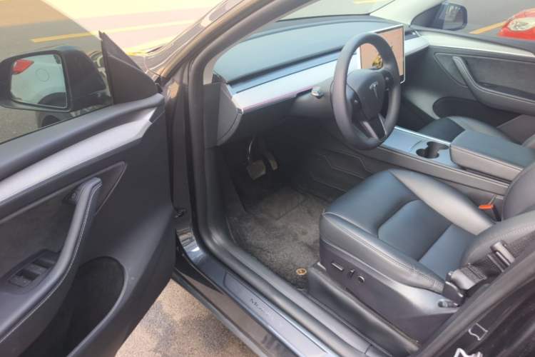 Used Tesla Model Y 2024 Rear-Wheel-Drive Version Driver Seat