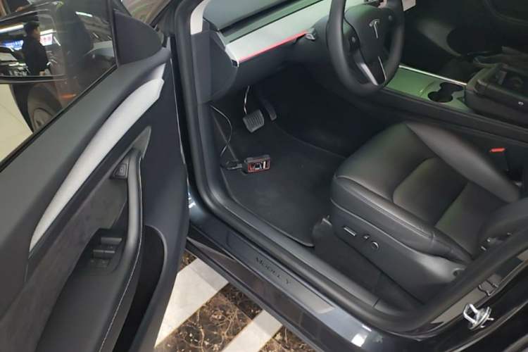 Used Tesla Model Y 2024 Rear-Wheel-Drive Version Driver Seat