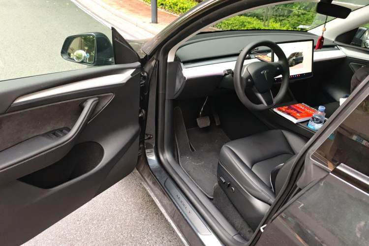 Used Tesla Model Y 2024 Rear-Wheel-Drive Version Driver Seat
